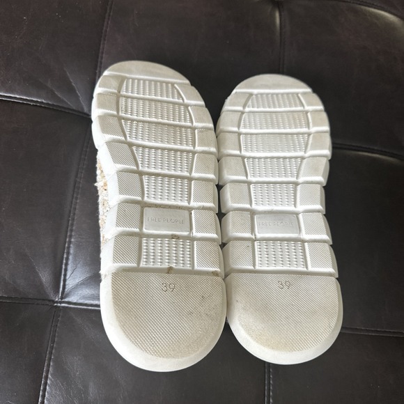 Free People Catch Me If You Can Sneakers Platform Crocheted Size EU 39/ 8.5-9 US - Picture 7 of 10